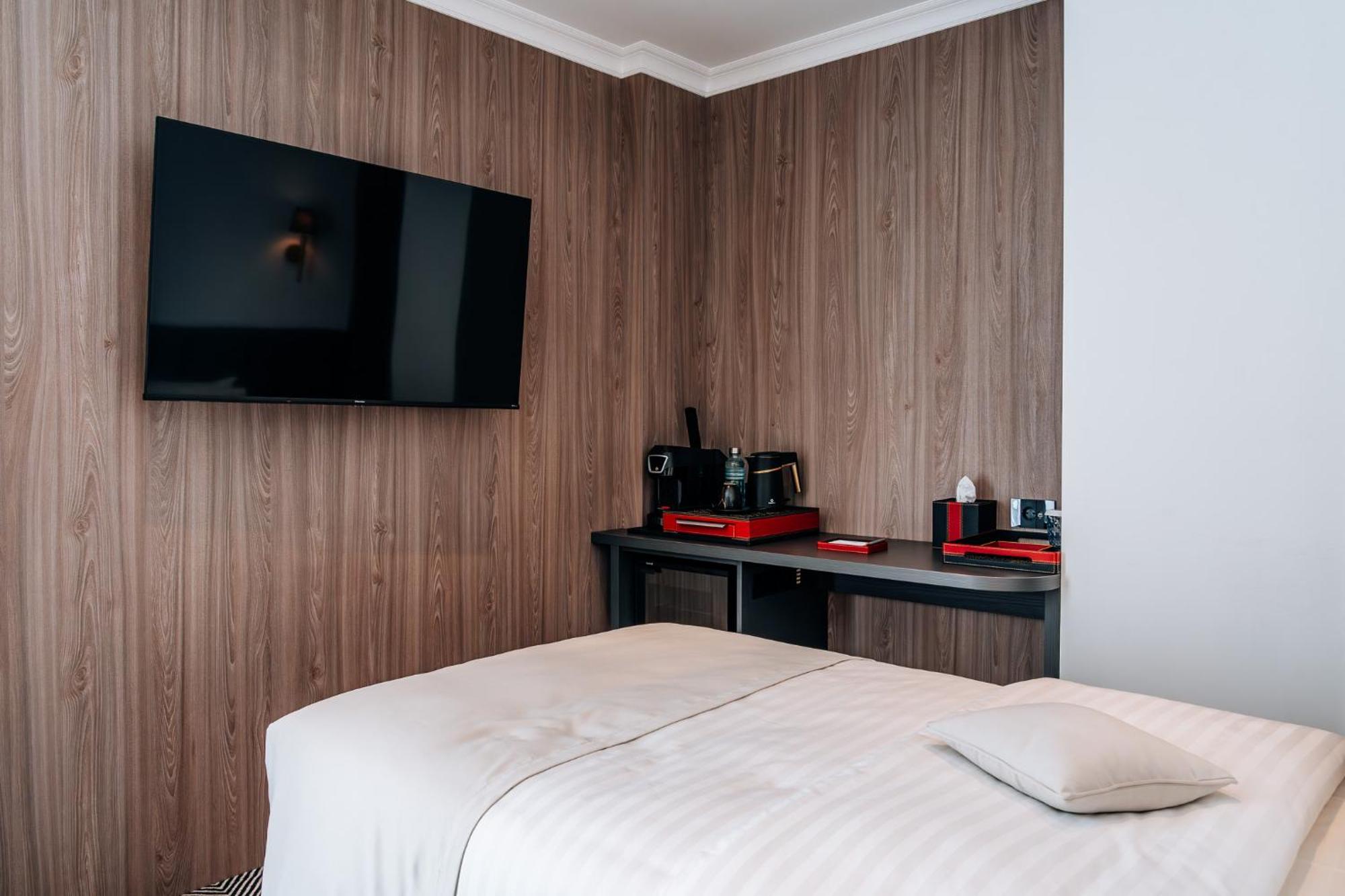 Sky Airport Hotel 4*